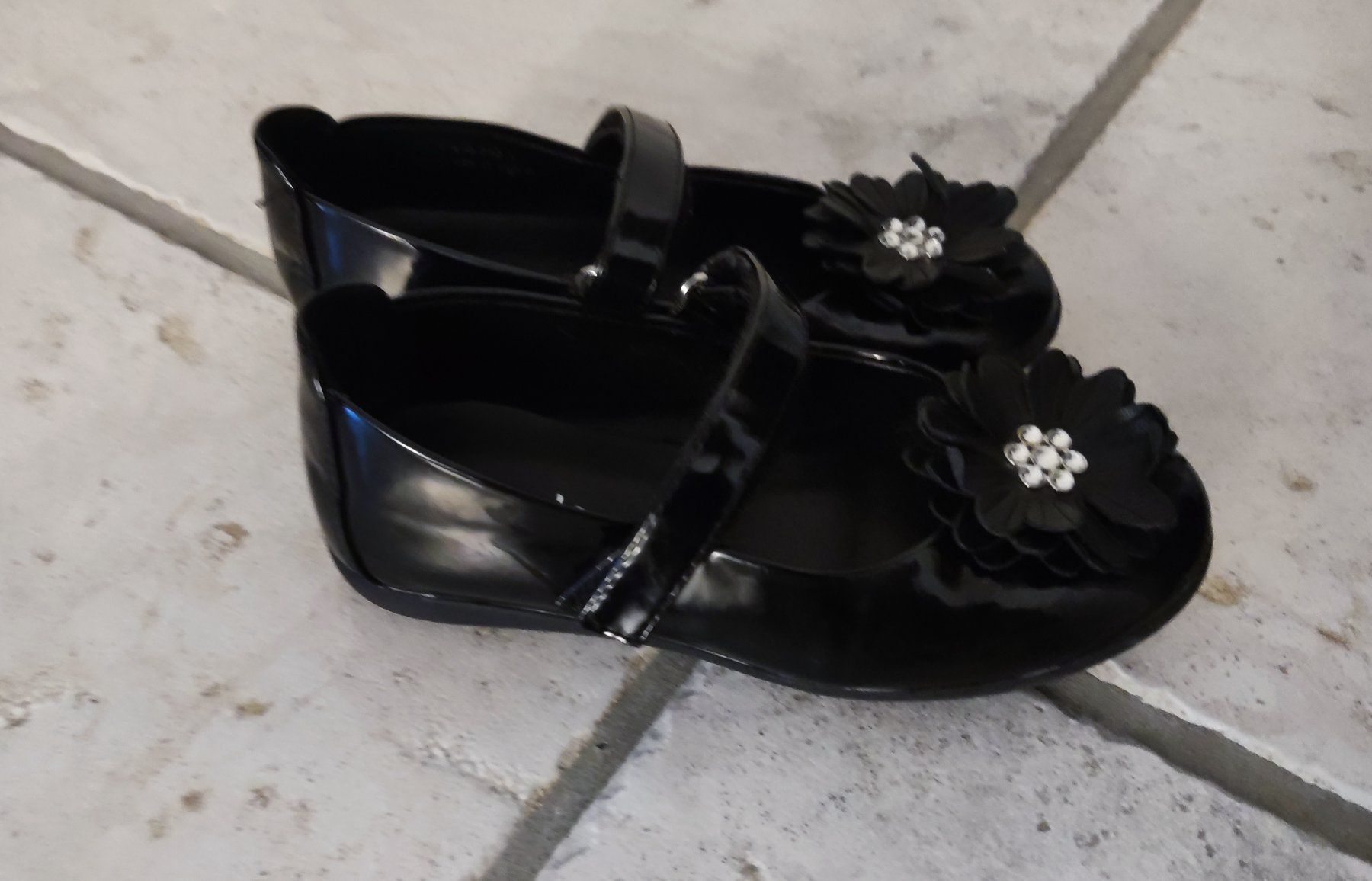 Scarpe per ragazze: Mädchen Schuhe Grösse 28 – Usato da Chur venduto da Rodanisa 2