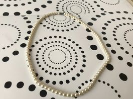 Collier de perles blanches élégant - Chic et intemporel!