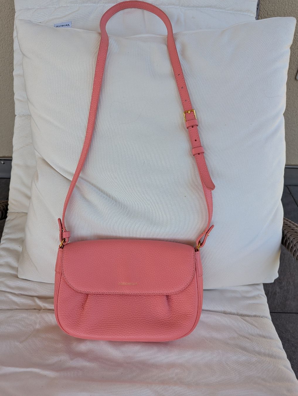 Coccinelle Borse da donna: Umhaengetasche Coccinelle pink Leder – Usato da Seengen venduto da sam_x5tk