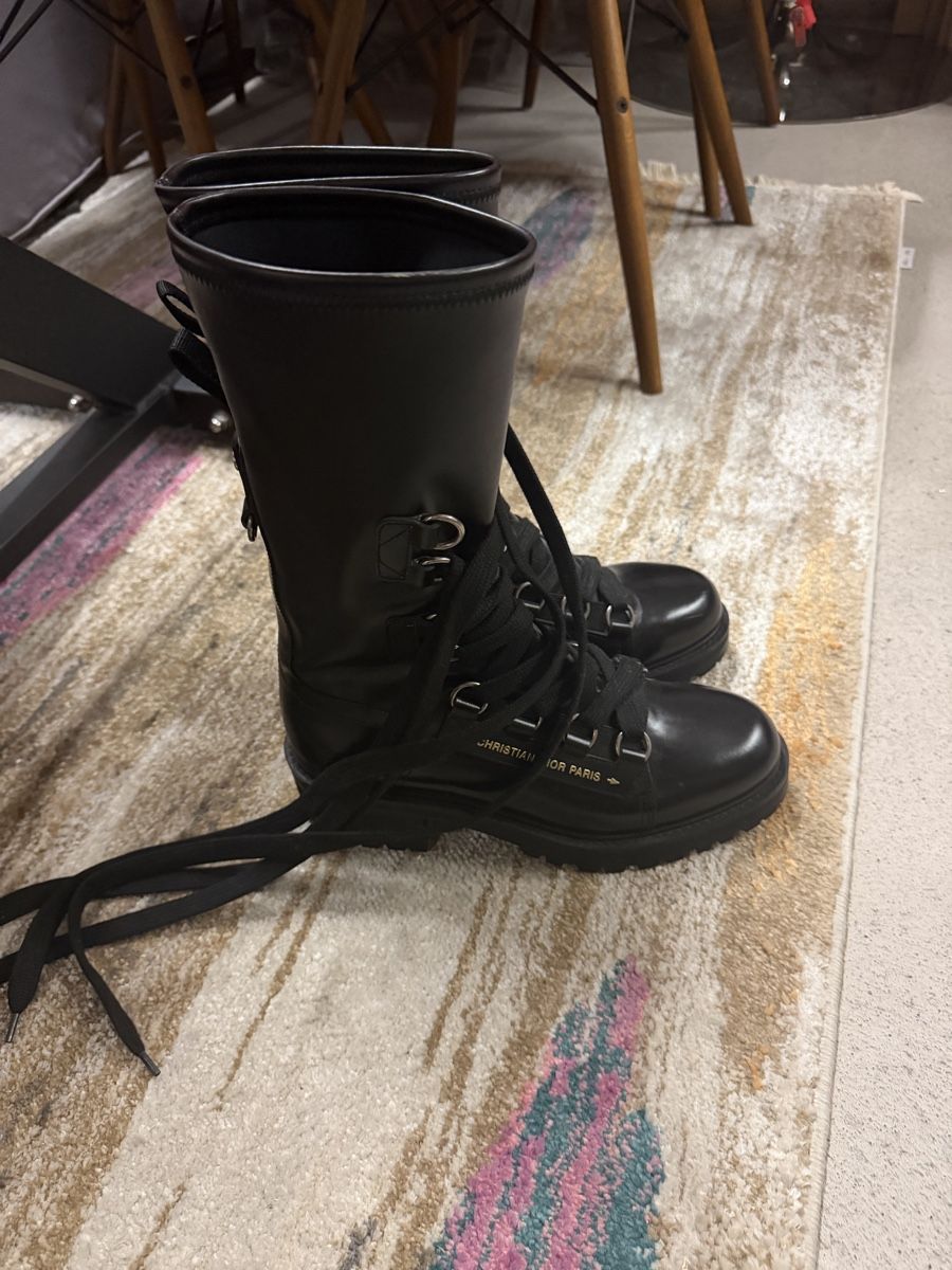 Dior Damenschuhe: Dior Stiefel Grösse 41.5 – Gebraucht aus Schindellegi von schindeli