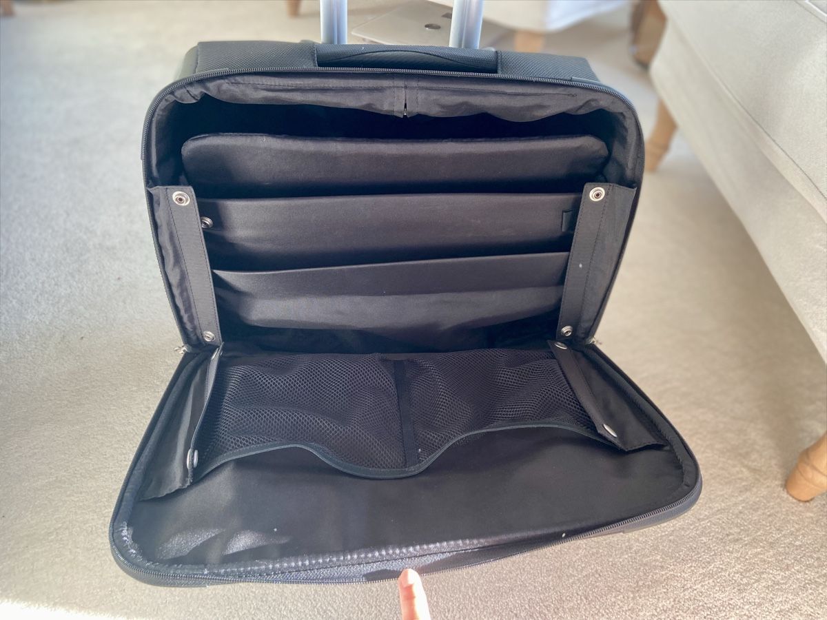 Samsonite Valigie: Samsonite suitcase black wheeled carry-on good condition – Usato da Zollikon venduto da yar_2d52 4