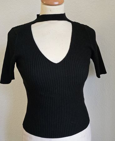 Pull Noir Côtelé New Look T. 36 manches courtes