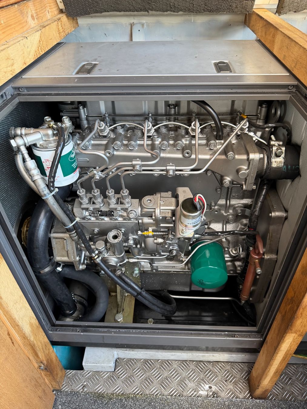 Générateurs de courant: Mastervolt Whisper 25 Ultra Marine Dieselgenerator 230V – D'occasion à Unterengstringen par MLindenmann 8