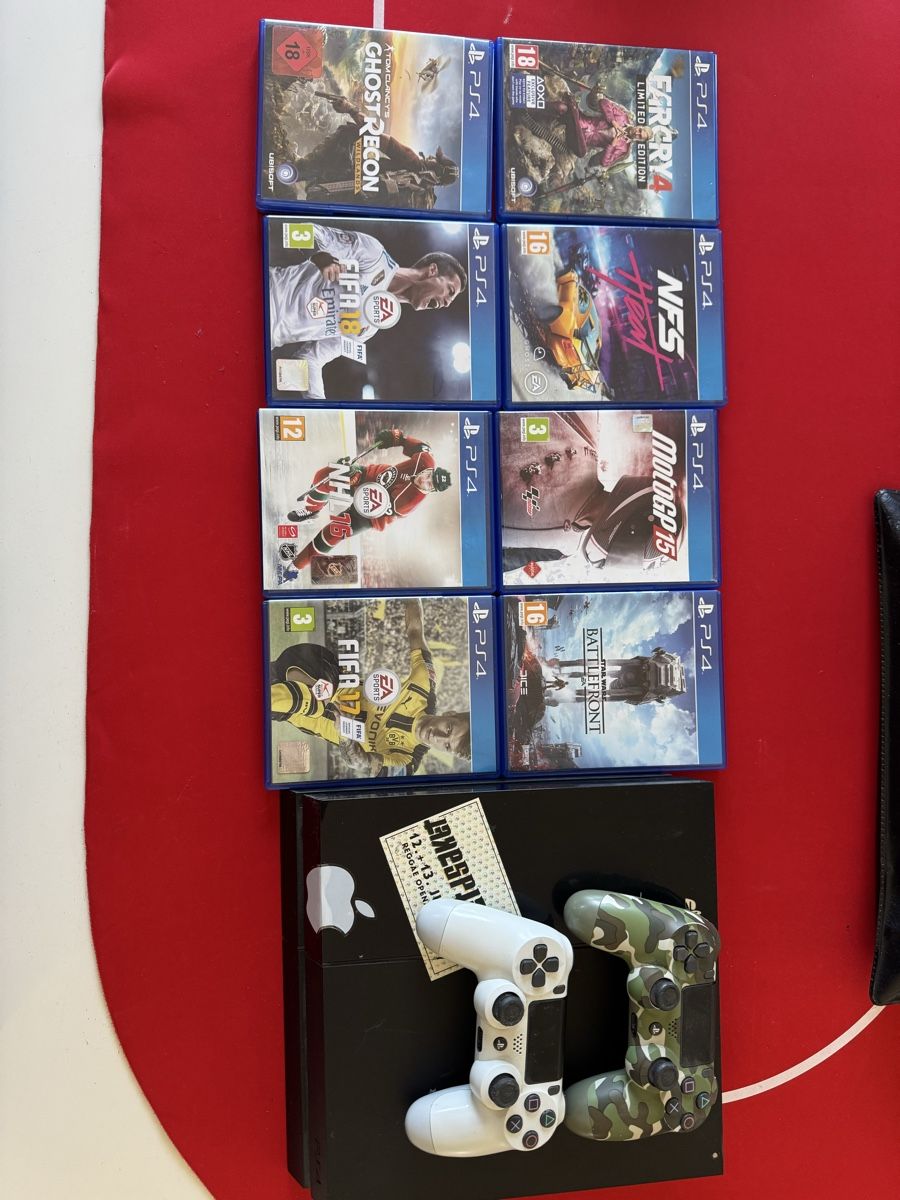 Sony Console: Play station 4 avec 8 jeux 2 console – Usato da Biel/Bienne venduto da Alouette2