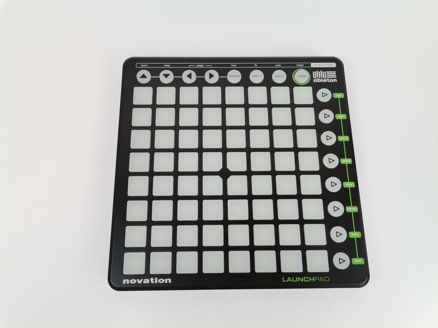 Novation Strumenti musicali: NOVATION Launchpad MIDI Controller – Usato da Schaffhausen venduto da Restwert_SH 1