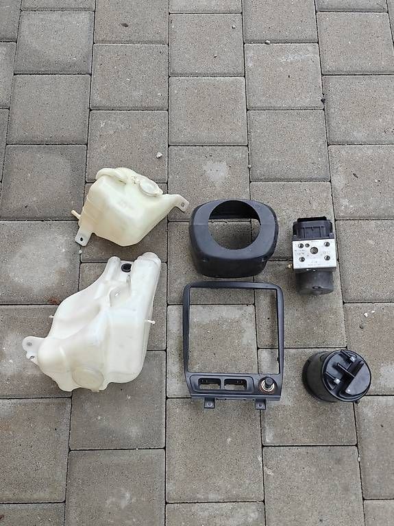 Mazda Tutti pezzi di ricambio auto: Mazda MX-5 Teile – Usato da Rubigen venduto da Berti0531