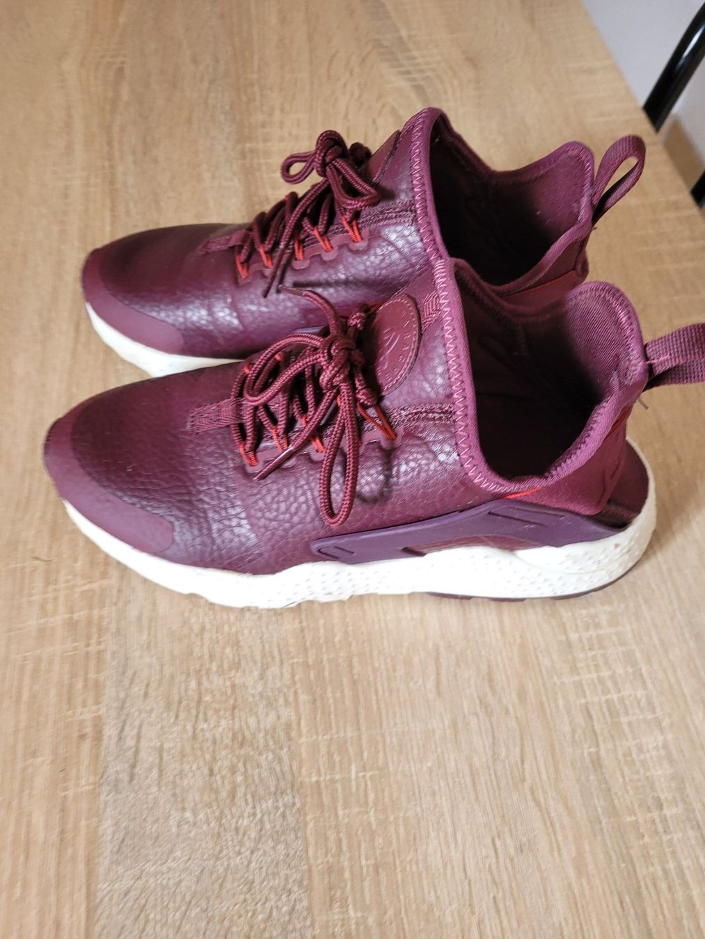 Nike Damenschuhe: Nike air bordeau – Gebraucht aus Echallens von frimousse2008