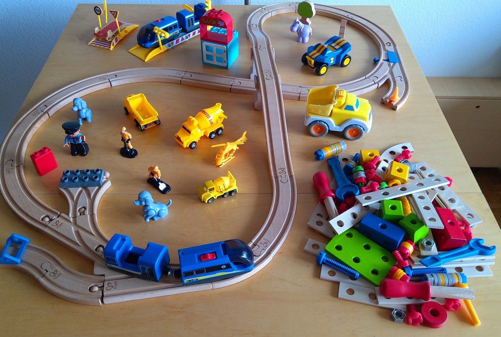 Spielzeuge: Holzeisenbahnset – Gebraucht aus Burgdorf von mbu_l7nm