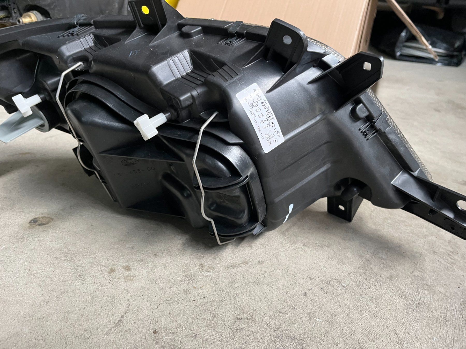 Hella Scheinwerfer: Mercedes Sprinter 901 Neuer Scheinwerfer links – Neu (gemäss Beschreibung) aus Remigen von Fazer 4