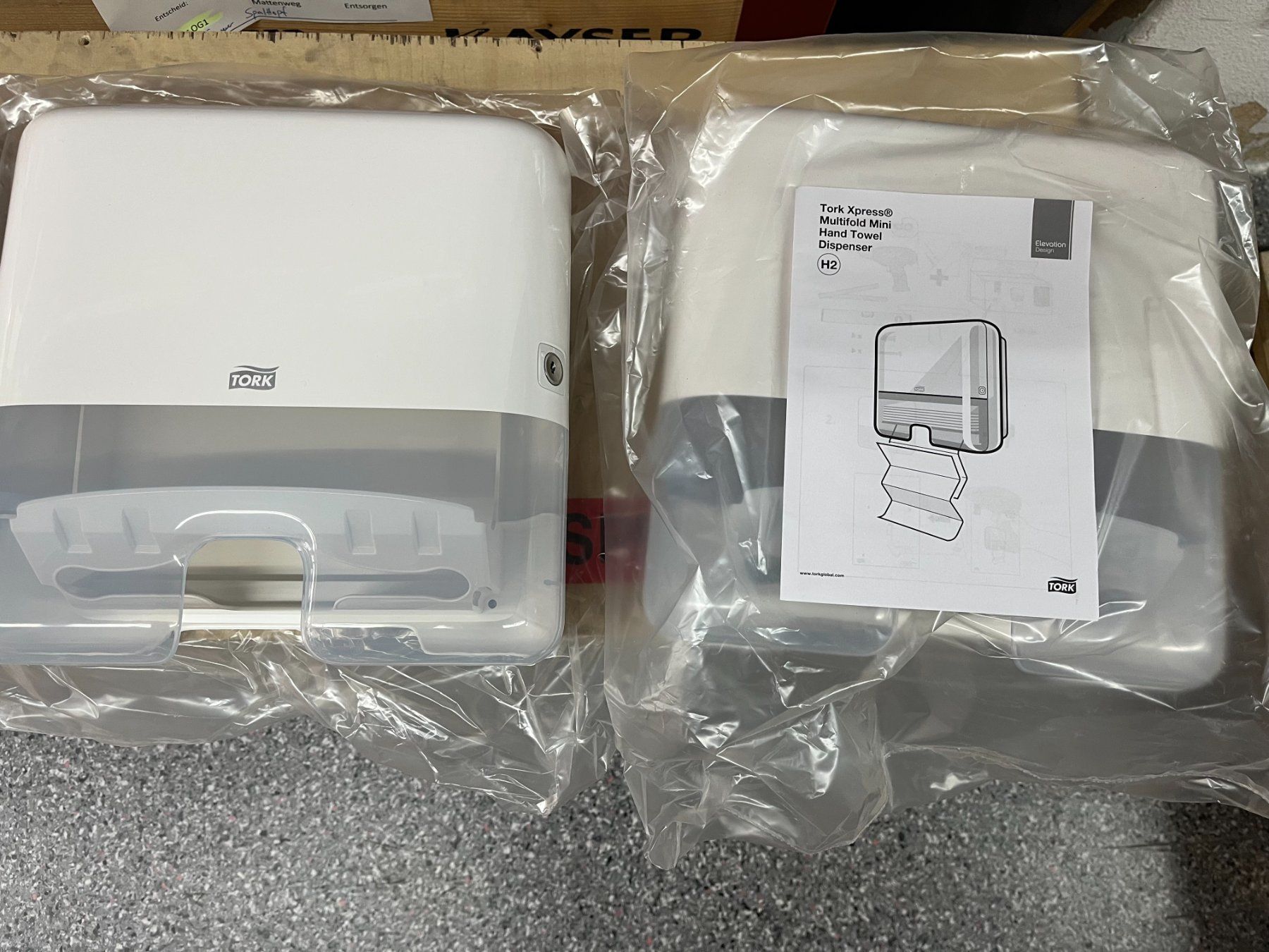 Portasciugamani: Tork Handtuchspender Interfold, mini, weiss, (NEU) – Nuovo e nell'imballaggio originale da Waltenschwil venduto da migrosicetea_ 2
