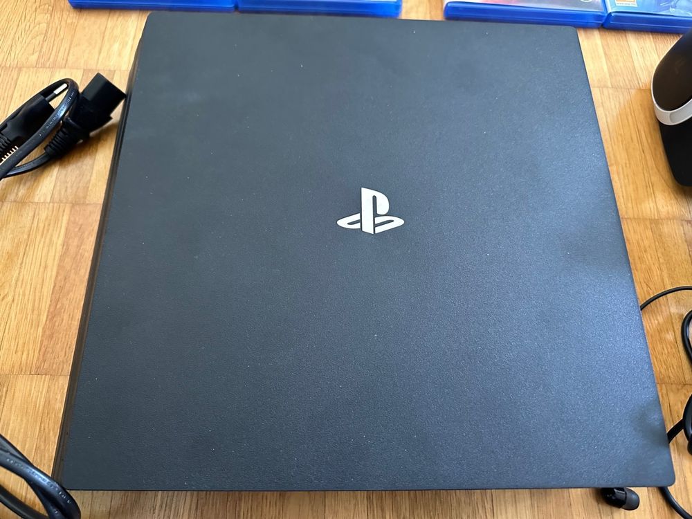 Playstation 4 Pro + VR Brille mit Kamera Kaufen auf Ricardo