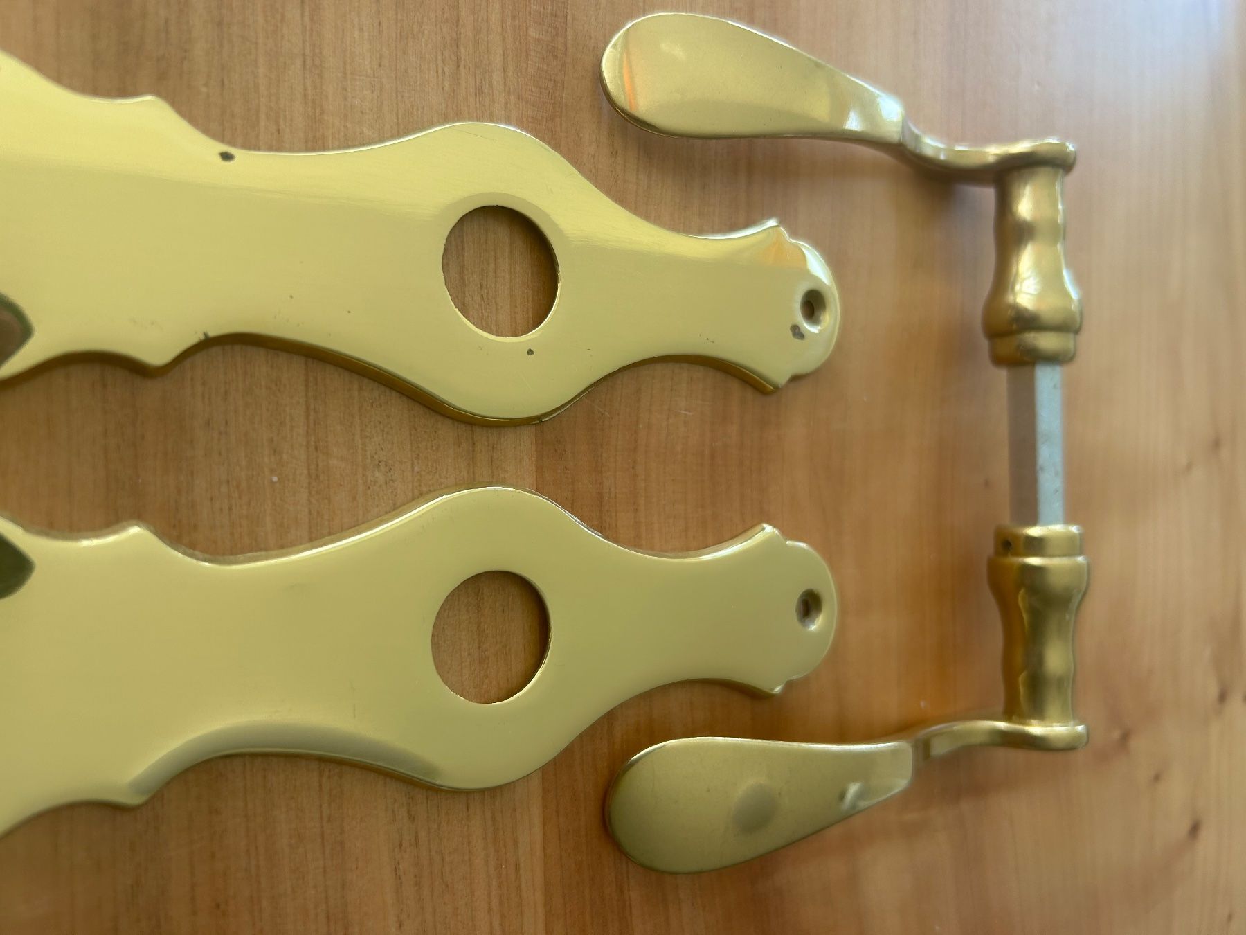 Eisenwaren: Türgriffe Messing komplett – Neu (gemäss Beschreibung) aus Kaltbrunn von lagone1 1
