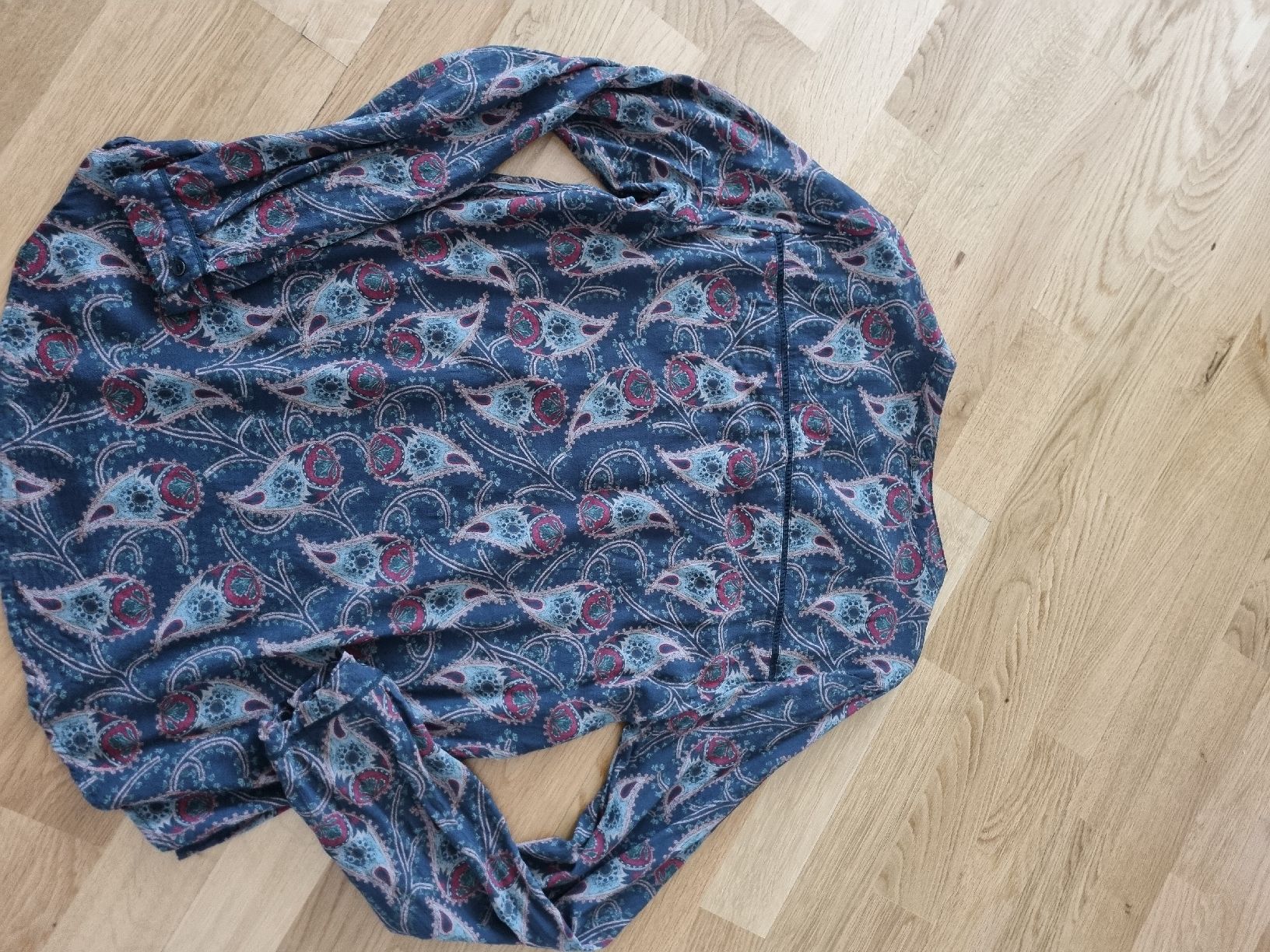 Nile Blusen: Nile  – Gebraucht aus Bern von Ana0144 2