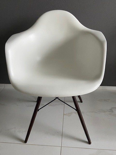 Vitra Stühle: Vitra Eames Plastic Armchair – Gebraucht aus Eschenbach SG von Buyer2005 1
