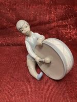 Porzellan Figur Lladro "Boy playing Drum"
