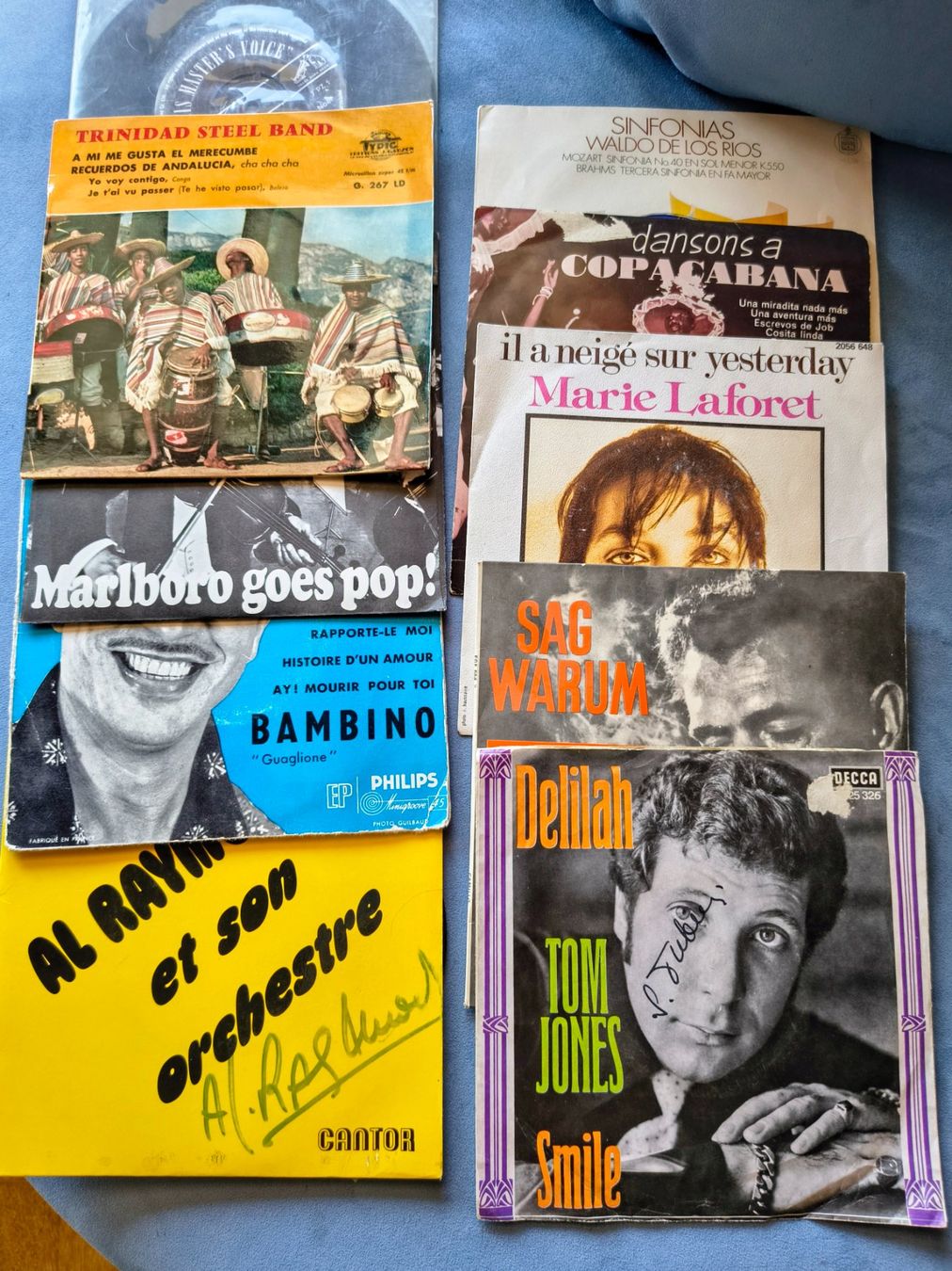 Dischi in vinile: 10 disques 45 tours, vynil,  10 Schallplatten – Usato da Prêles venduto da Slaiko