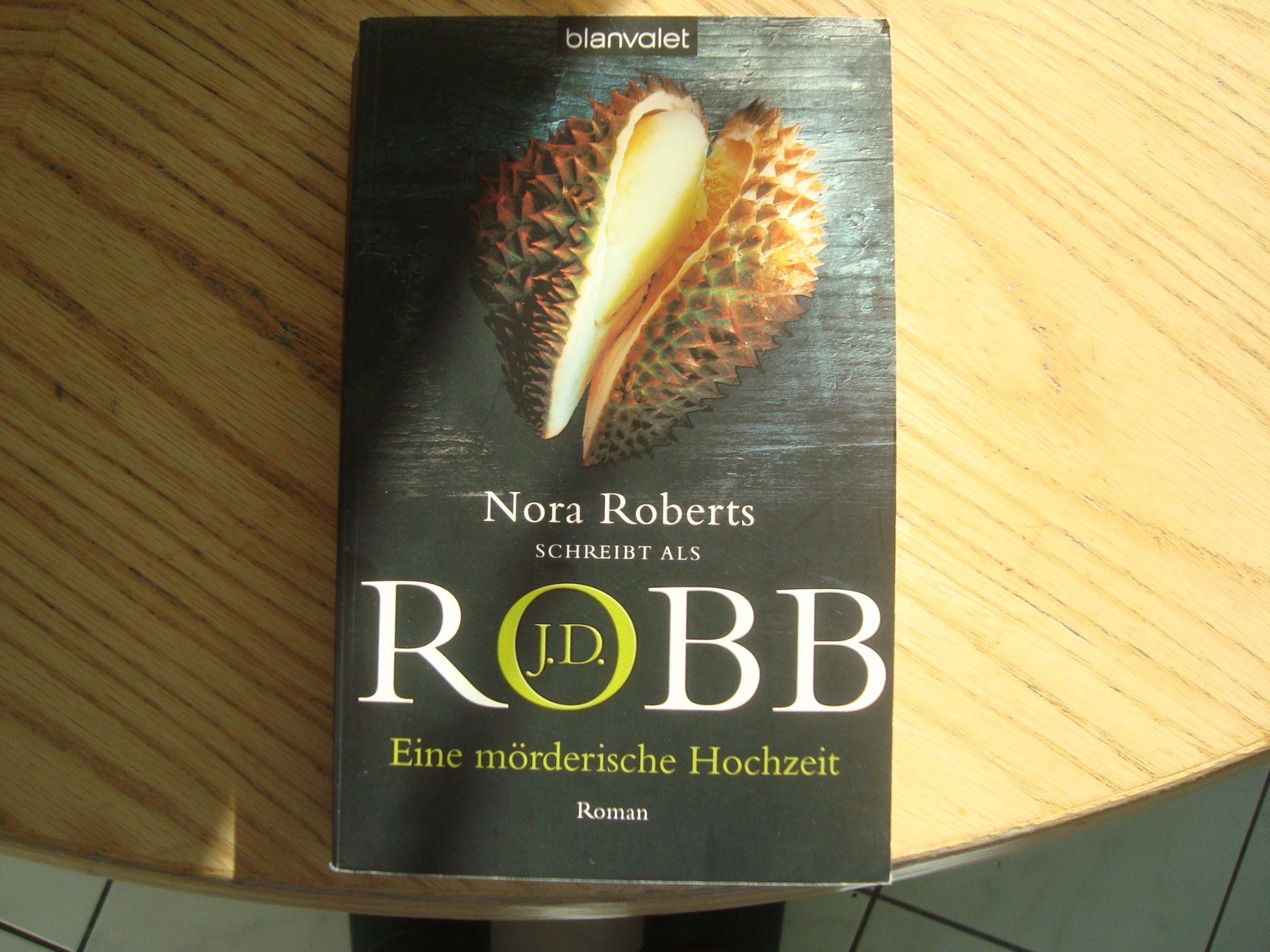 Libri: J.D. ROBB (3 Bücher) – Usato da Aesch LU venduto da wysshan 5