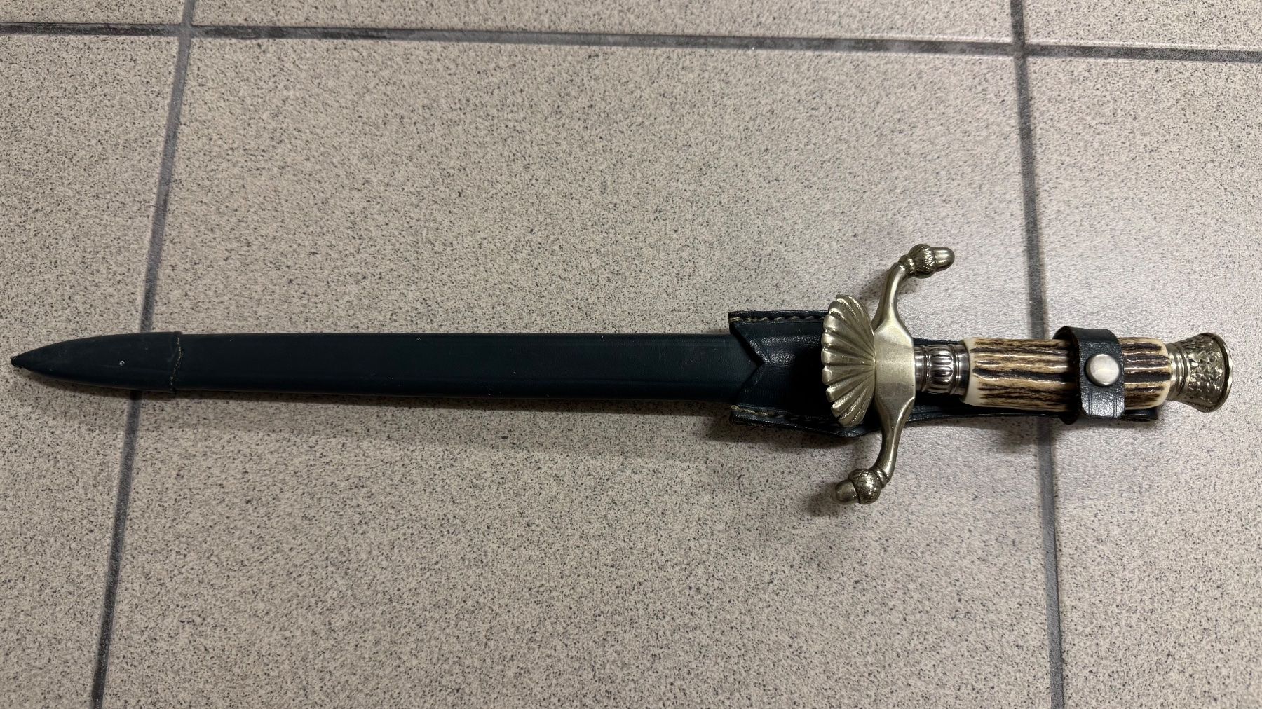 Hubertus Accessoires: Hubertus Solingen Hirschfänger – D'occasion à Bremgarten AG par Schussi 9
