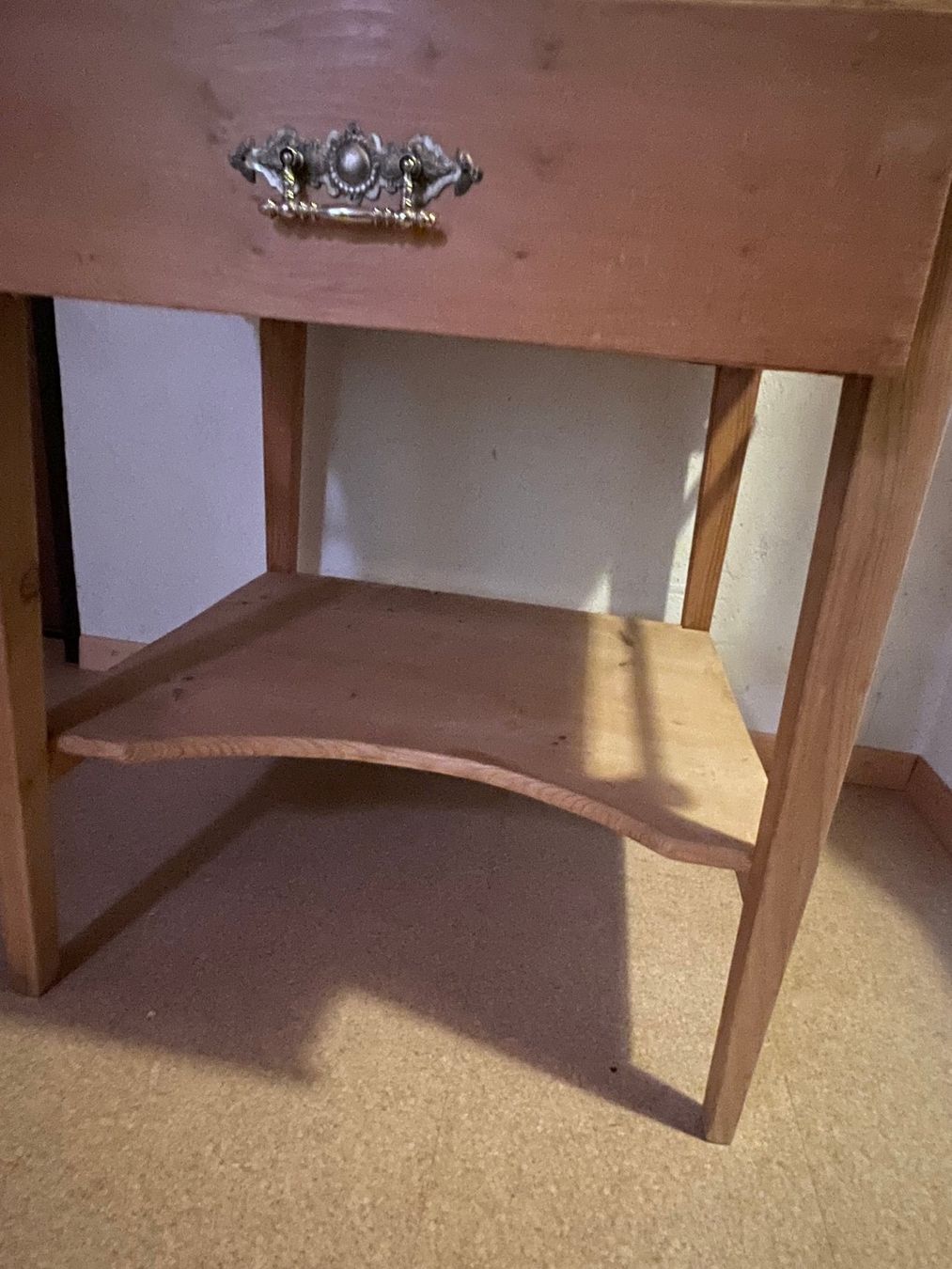 Commodes: Antikes Holzmöbel mit Schublade – D'occasion à Hausen am Albis par Werk3 7