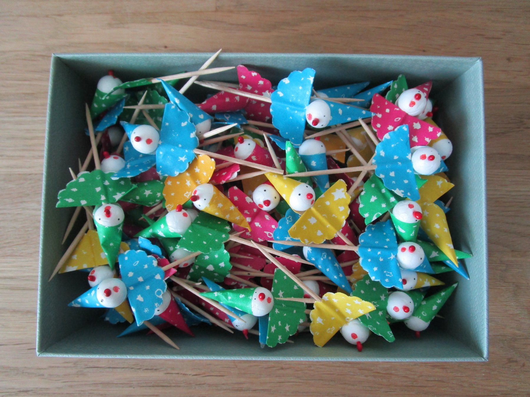 Alle Dekorationen: 130  Vintage Styropor Cupcake – Gebraucht aus Scuol von Luana.. 1