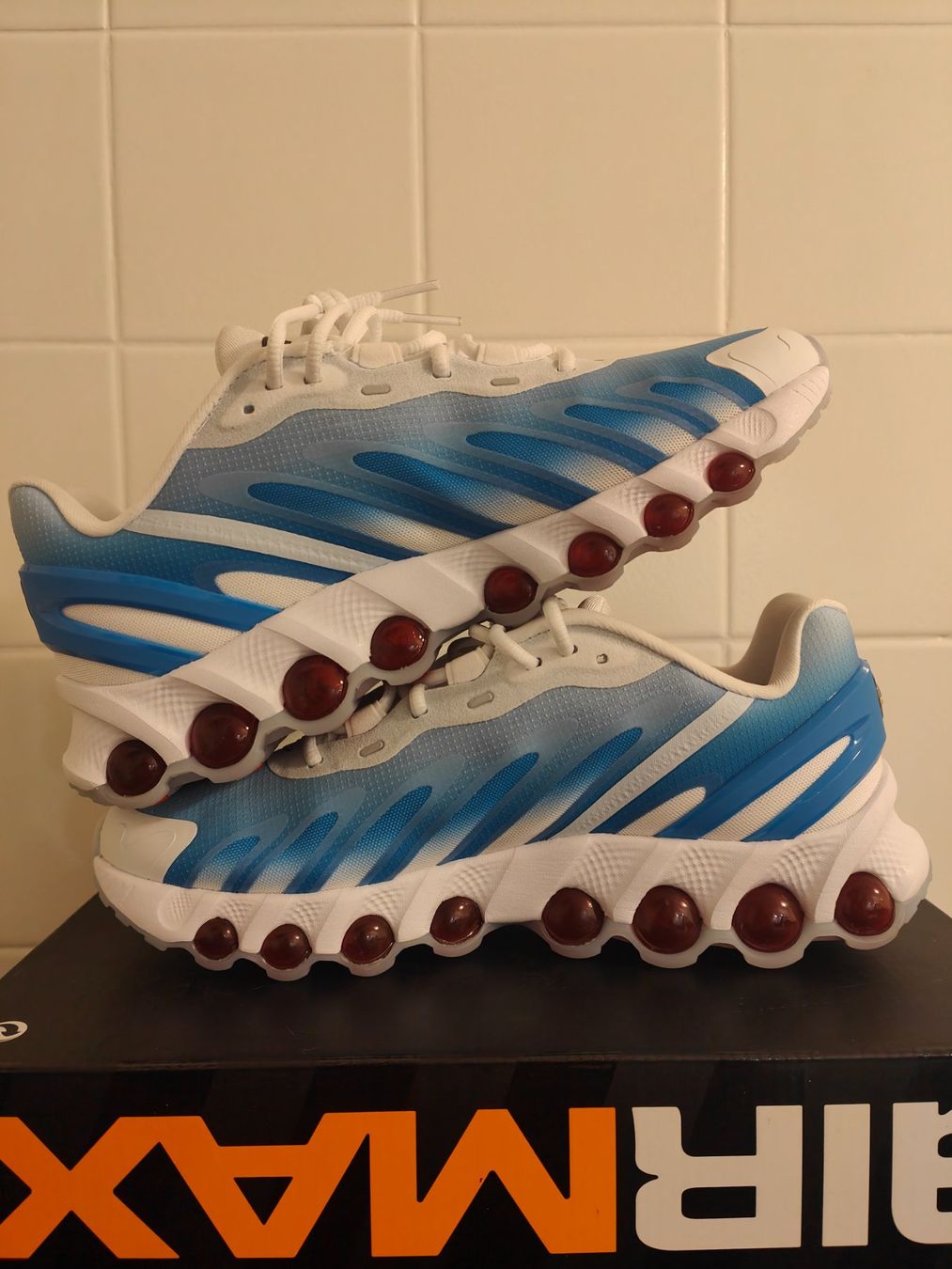 Nike Scarpe da uomo: Nike Air Max DN8 – Nuovo e nell'imballaggio originale da Fleurier venduto da dav_xx8y 1
