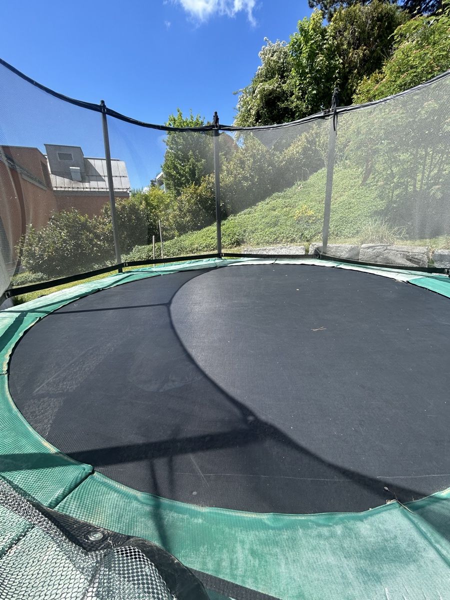 Titan Trampoline: Titan Gartentrampolin ca. 4.3m, gebraucht – Gebraucht aus Zumikon von Ssi01 6
