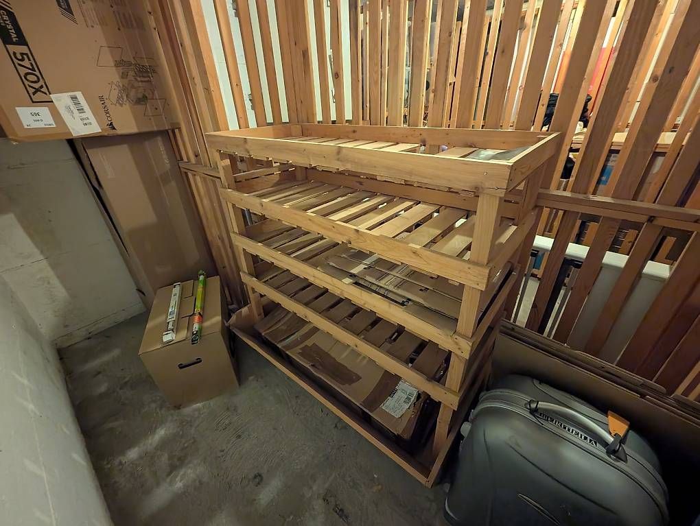 Scaffali: Wooden shelves – Usato da Zürich venduto da ale_htf5