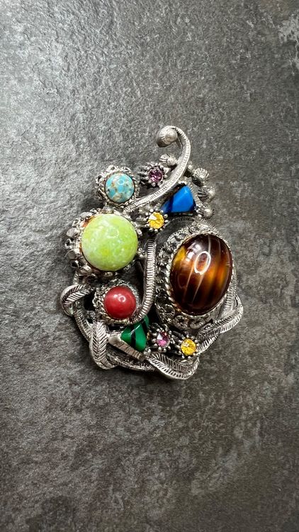 Broche Grafft en perre préceuse à nœud celtque - Street Art