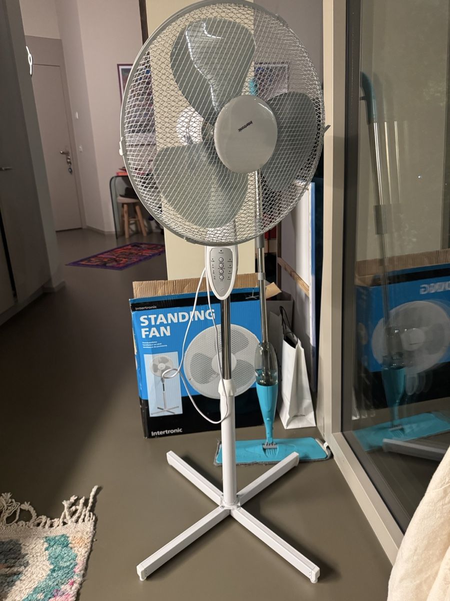 Ventilatori: Standing Fan Intertronic white used condition – Usato da Zürich venduto da alieacelina