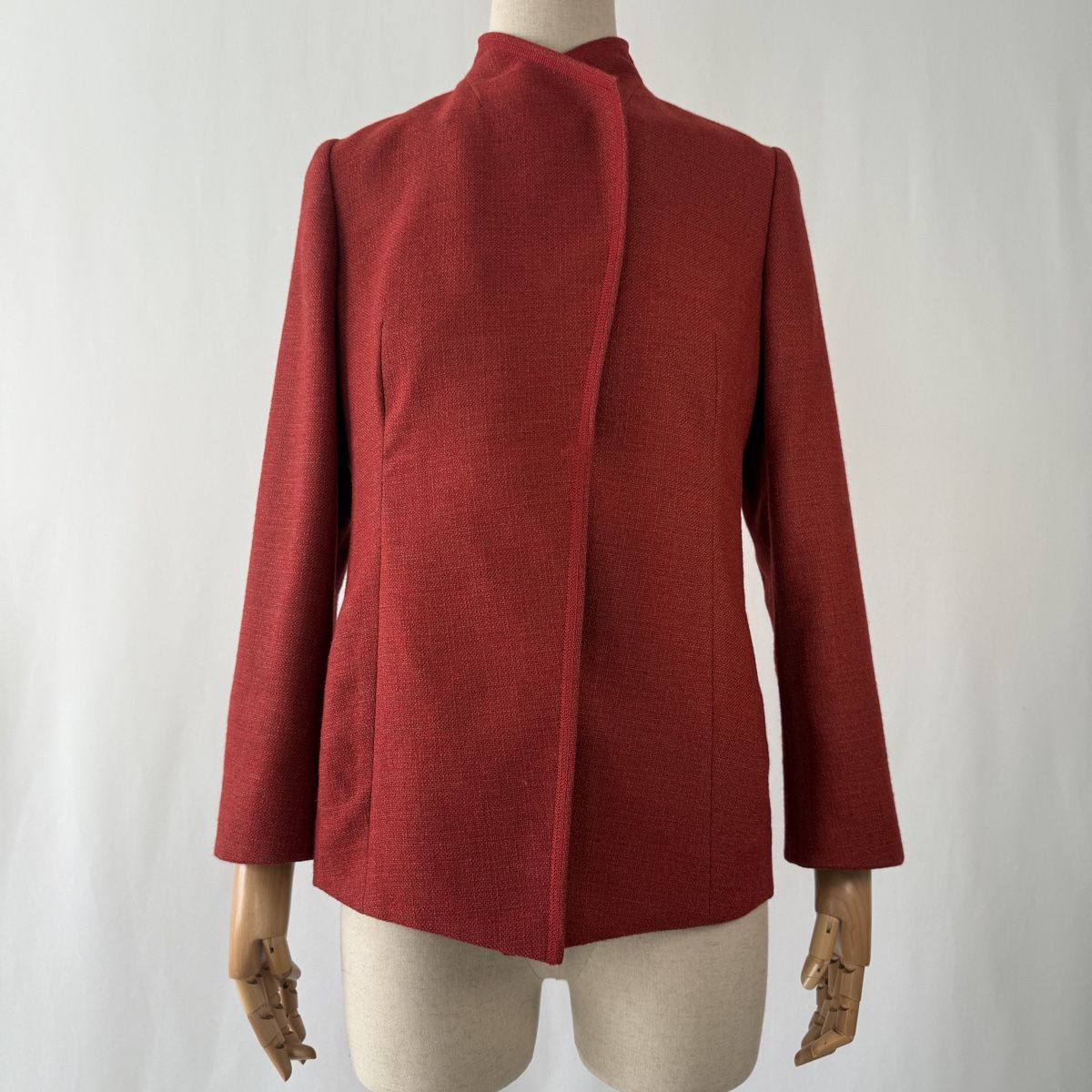 Akris Giacche: AKRIS Red Wool Jacket – Nuovo (secondo la descrizione) da Emmen venduto da Avviivva_Com2023