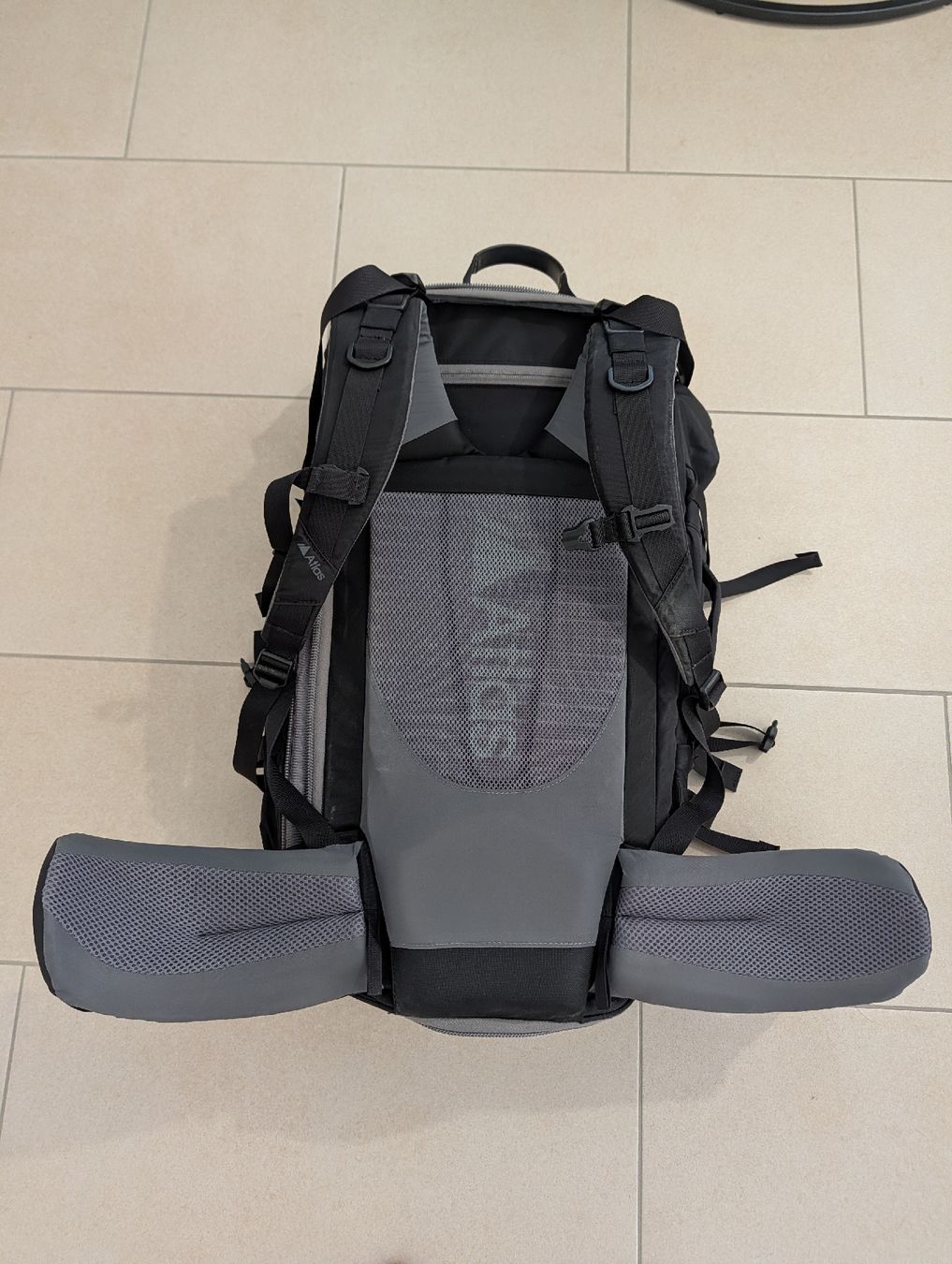 Zaini: Atlas Adventure Backpack (Medium) – Usato da Niederteufen venduto da dom_vkt5