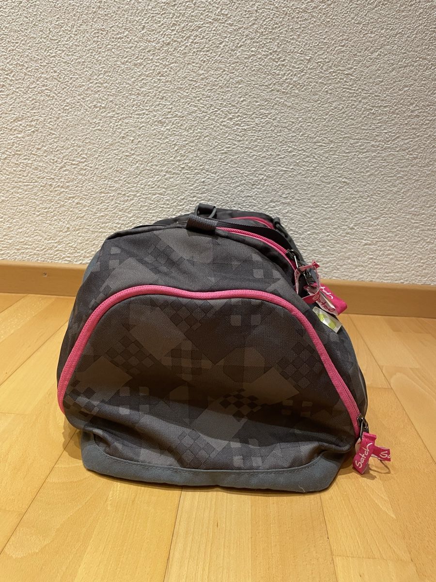 Satch Borse da donna: Satch Sporttasche – Usato da Rorschach venduto da _.sabrina.r._ 3