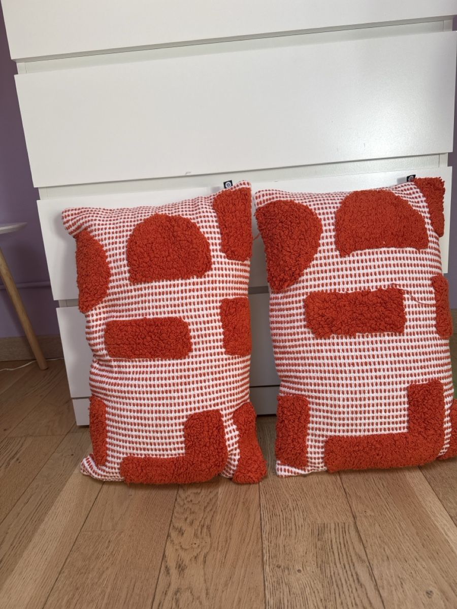 Kissen: Coussins, orange et blanc  – Defekt aus Cartigny von Kelly.11 1