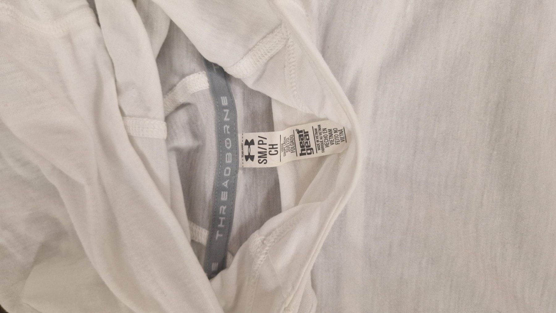 Under Armour Maglioni & Felpe: Under Armour Threadborne Pulli mit Kaputze Damen, S – Usato da Obergösgen venduto da js9_h6hp 1