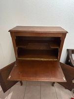 Secrétaire / meuble de rangement en bois style ancien