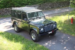 Land Rover Defender 110 Station Wagon verde