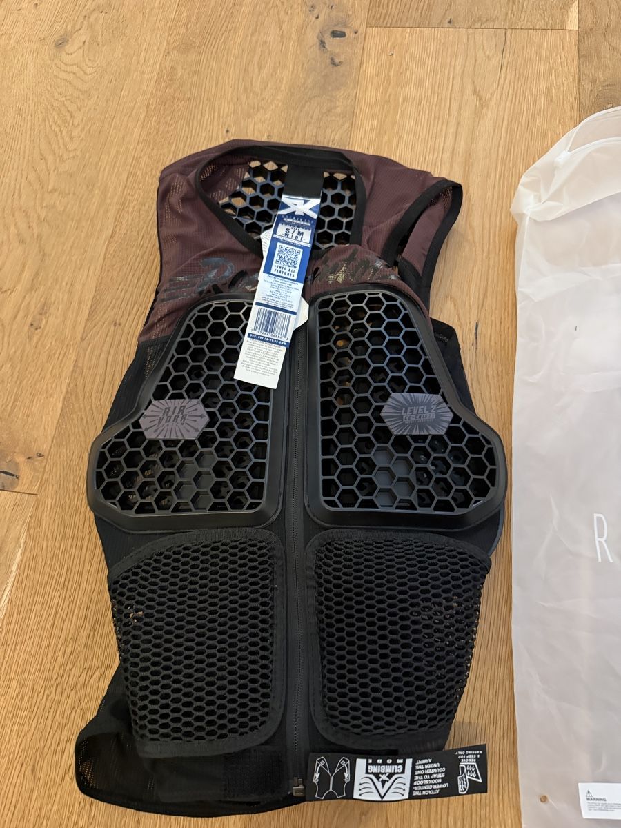 Protezioni & Imbottiture: ROCKINTOR AirVora OrganProtect Protektorweste S/M Schwarz – Nuovo e nell'imballaggio originale da Ottikon b.Kemptth. venduto da Cschweini 4