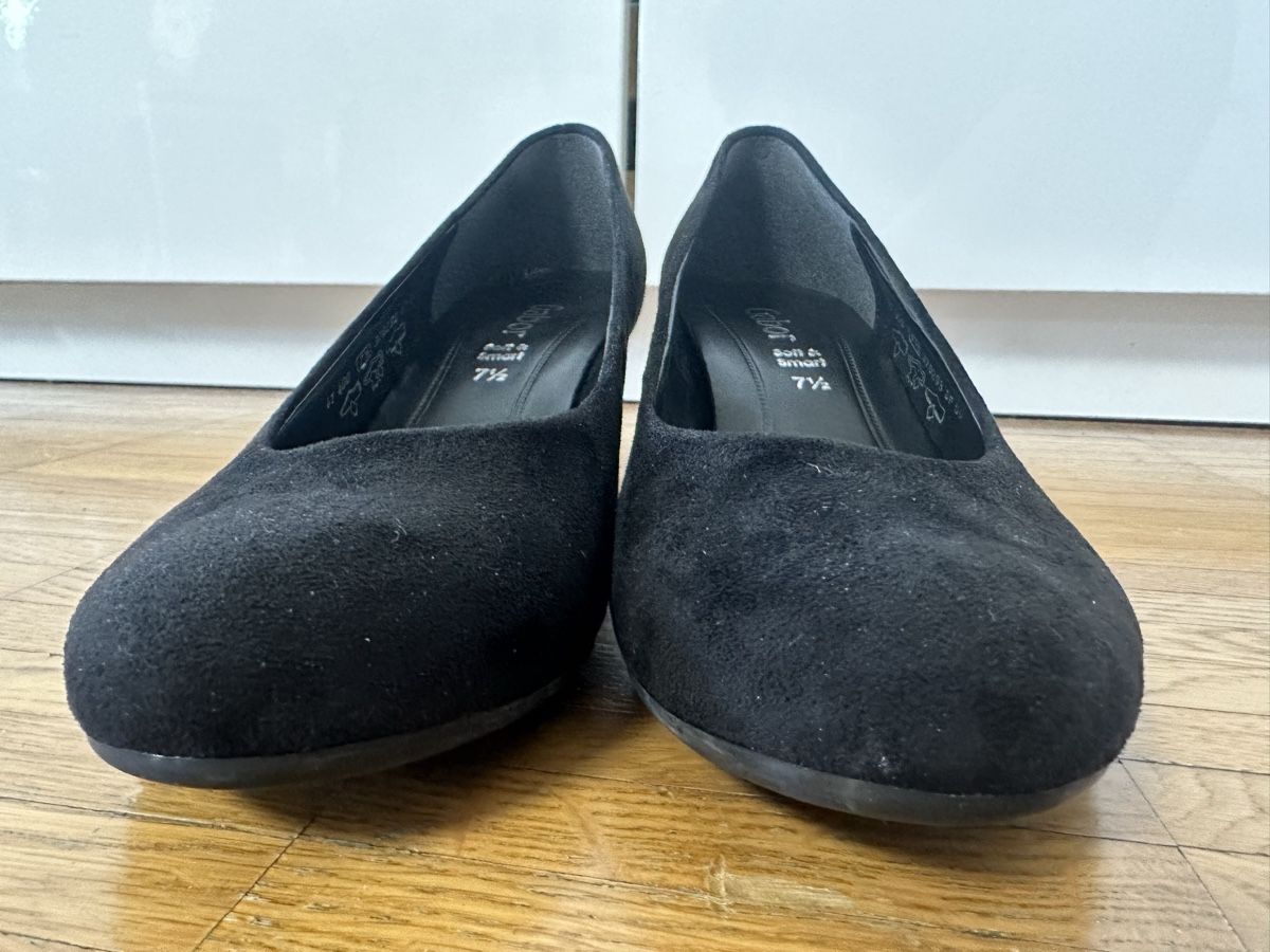Gabor Scarpe da donna: Schwarze Gabor Pumps Gr. 41, Wildlederoptik – Nuovo e nell'imballaggio originale da Liestal venduto da ichjel 3