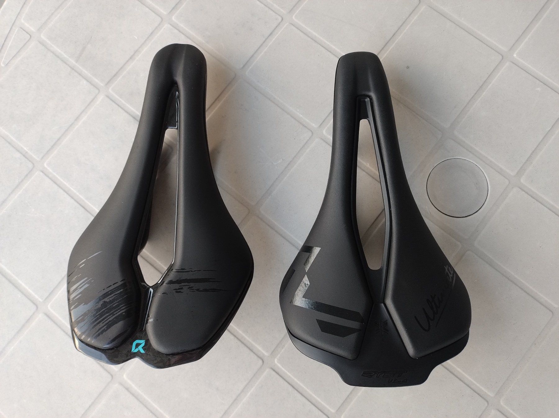 Pièces détachées: 2x Ryet Carbon Sattel – D'occasion à Effretikon par VanPersie 3