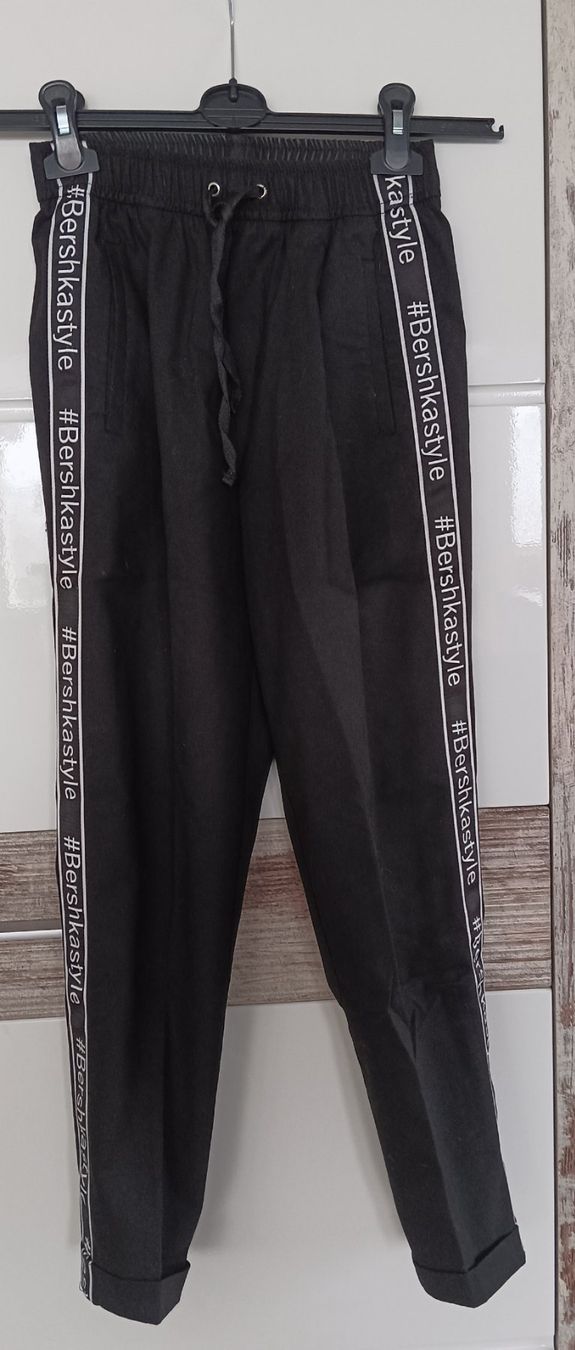 Bershka Pantaloni: Stoffhose Gr. XS / Bershka – Usato da Schöfflisdorf venduto da kin_2dp9