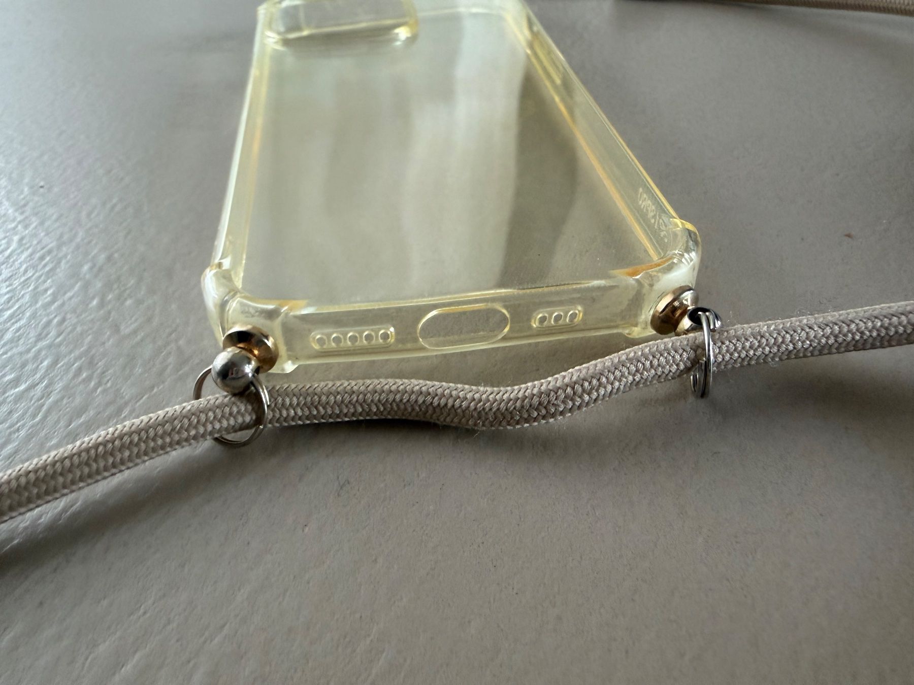Cover & Protezioni schermo: Handyhülle mit Bändel für iPhone 13 Pro – Usato da zürich venduto da vintage12 4
