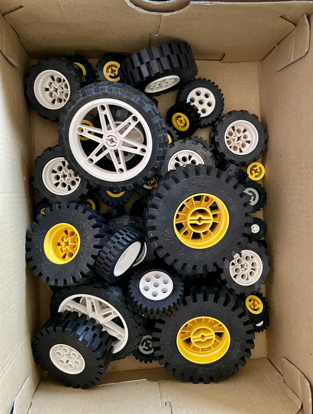 Technics Baukästen: Lego Technic - Tausende Teile und Komponenten – Gebraucht aus Aadorf von PuneCusco 2