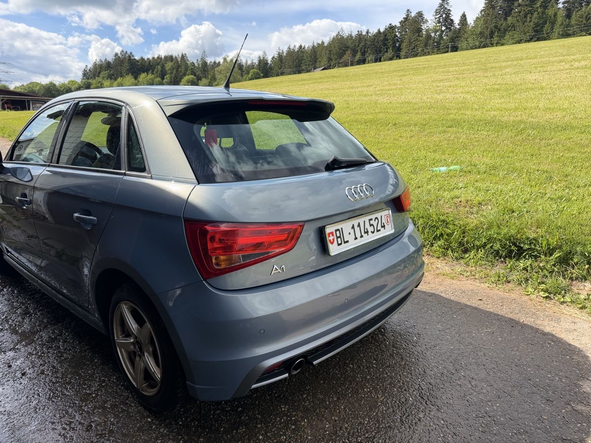 Audi Automobili: Audi A1 1.6 Automatik S-Line – Usato da Liestal venduto da ame_stb8 1