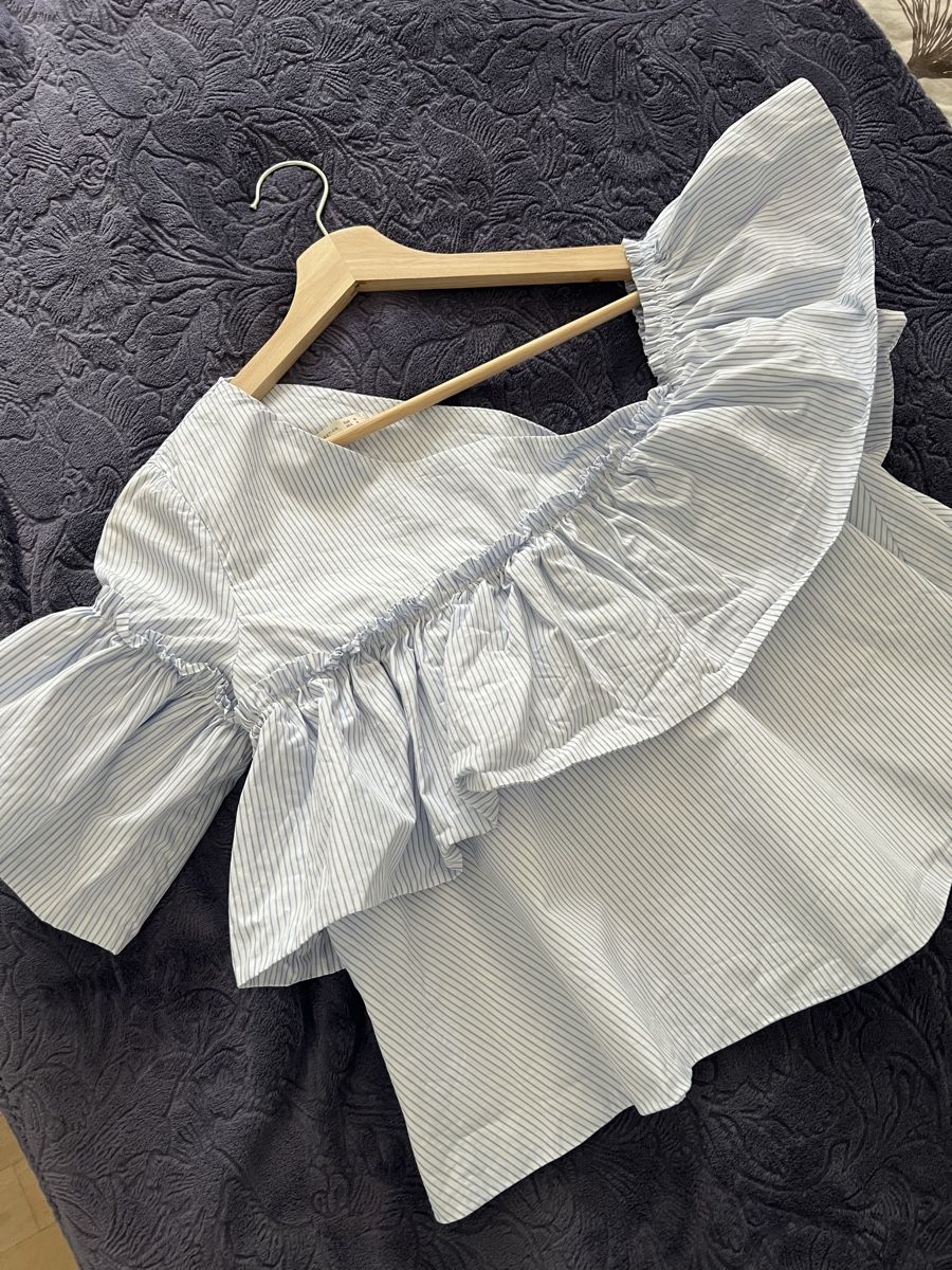 Zara Top: Blouse rayée bleue et blanche, taille M – Nuovo (secondo la descrizione) da Ropraz venduto da Angy.ruiz 1