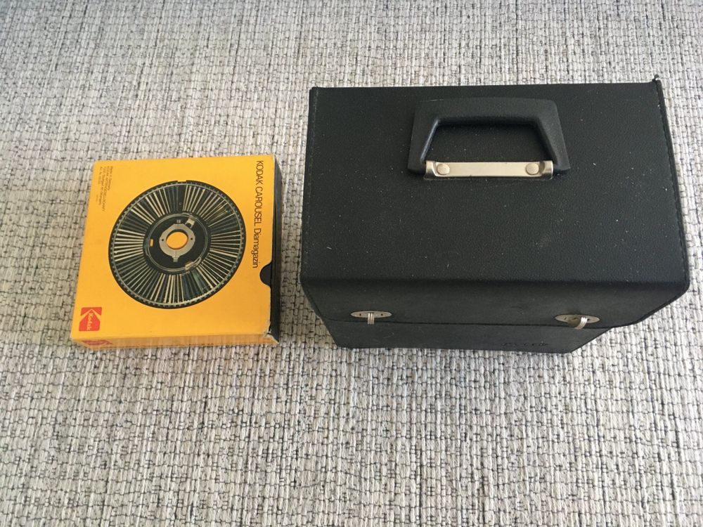 Projecteur De Diapositives KODAK CAROUSEL S-AV 2000 – Fonctionnel, Gris (Modèle Carrousel)