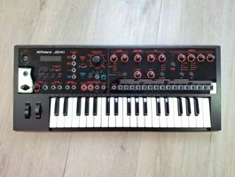 Roland JD-Xi – Synthétiseur avec micro & boîte