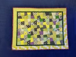 Patchwork Quilt "Frühlingsgrün" Unikat 100 x 76 cm