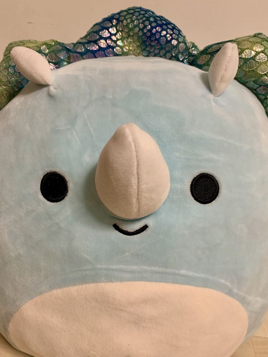 Squishmallows Giocattoli: SQUISHMALLOWS Dino / Triceratops hellblau ca. 35 cm – Usato da Winterthur venduto da amapola 2