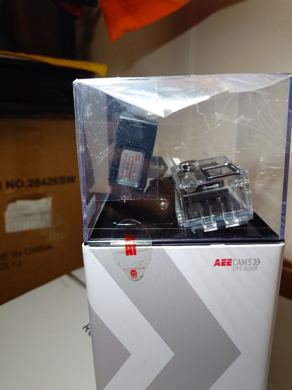 Action Cam: AEE Lyfe Silver, 4k Bluetooth, Wi-Fi – Neu und originalverpackt aus Tagelswangen von eduPro 2