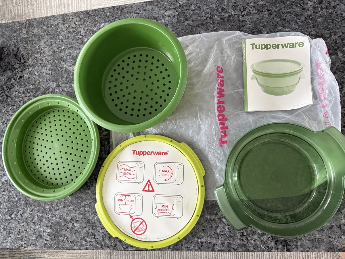 Tupperware Elettrodomestici da cucina: Tupperware MicroGourmet Kochgeschirr Behälter – Nuovo e nell'imballaggio originale da Freidorf TG venduto da Iris1970